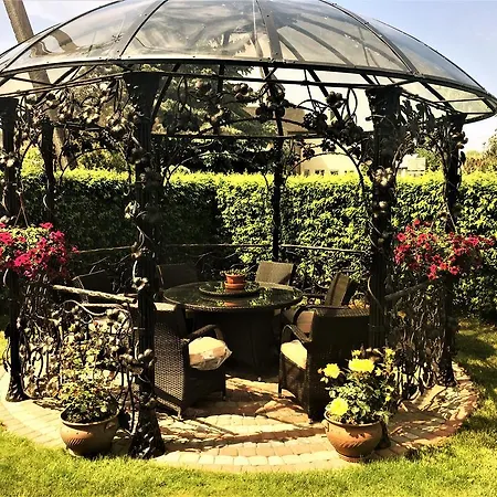 Guest house Sveciu Namai Avada 3*