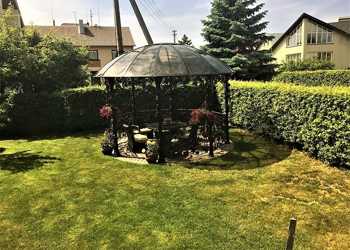 Svečių namai Sveciu Namai Avada 3*