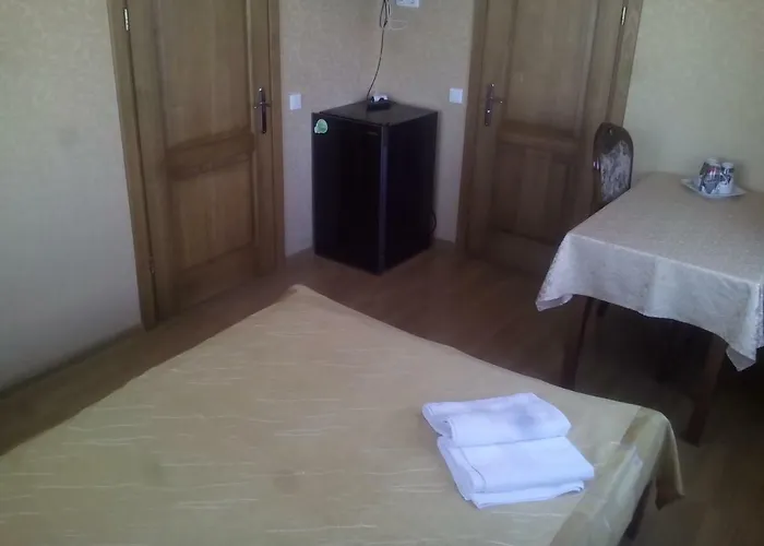 Svečių namai Sveciu Namai Avada 3*