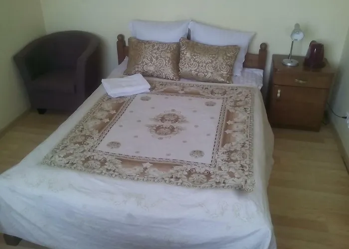 Svečių namai Sveciu Namai Avada 3*