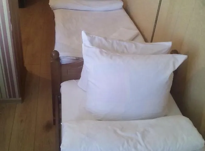 Svečių namai Sveciu Namai Avada 3*